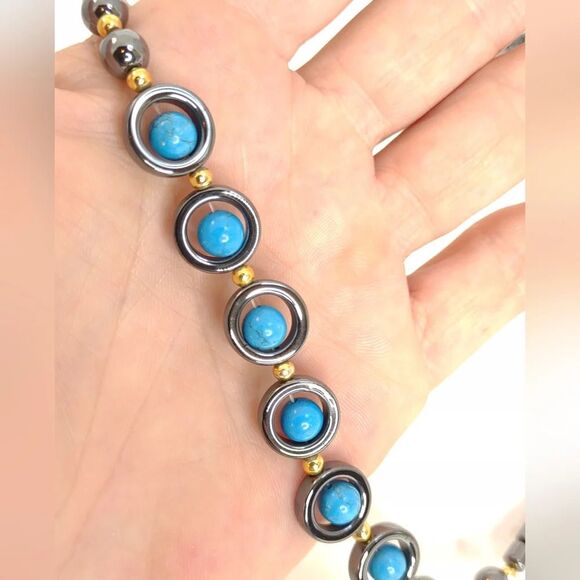 Turquoise Beaded Choker Necklace 18 inches - Picture 12 of 12